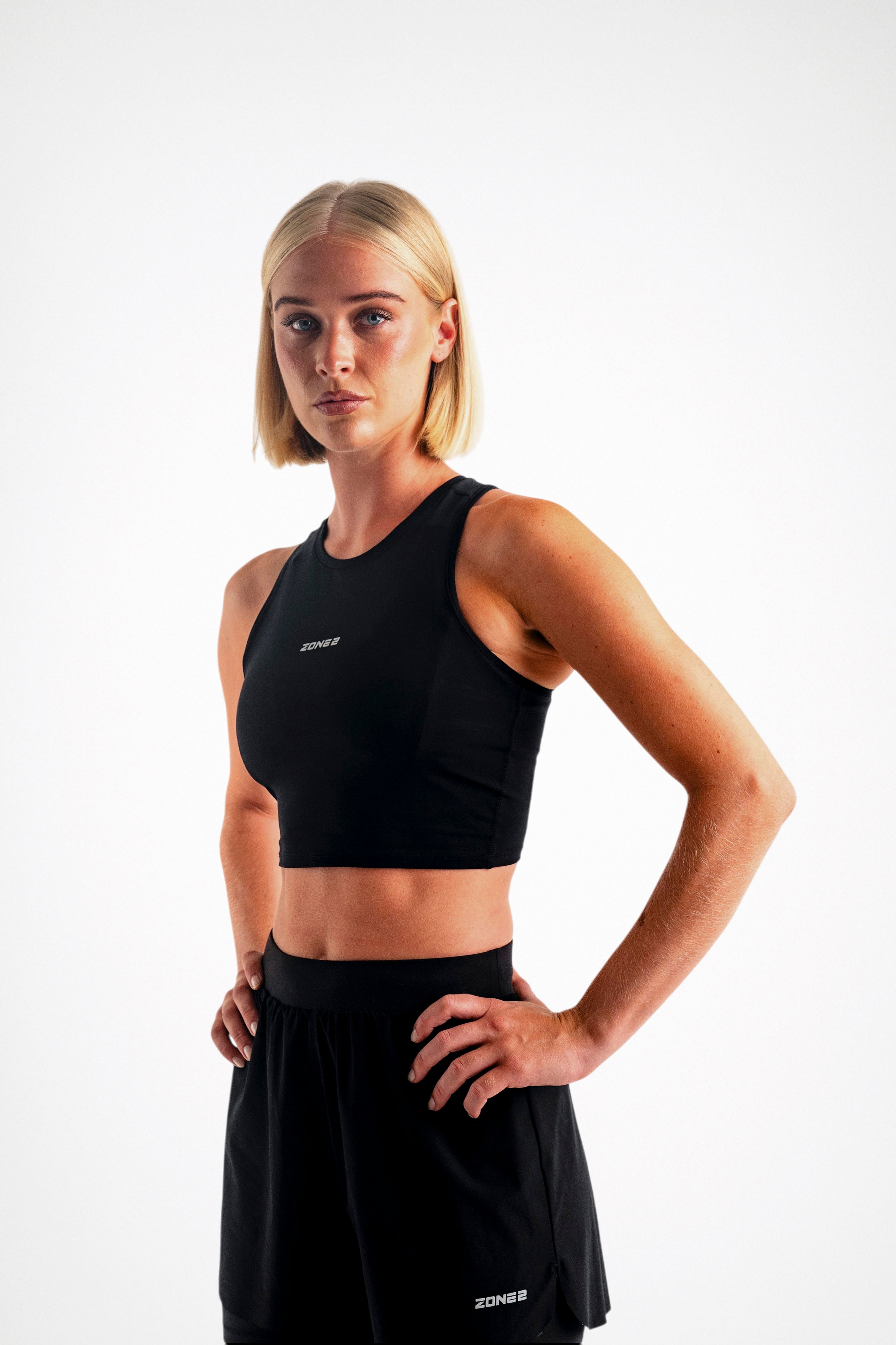 Amarens (175cm) draagt maat S